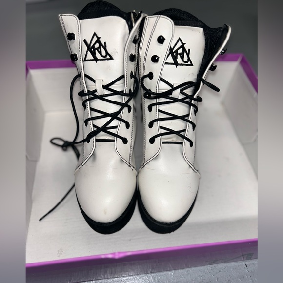 YRU White Platform Boot - Picture 2 of 6
